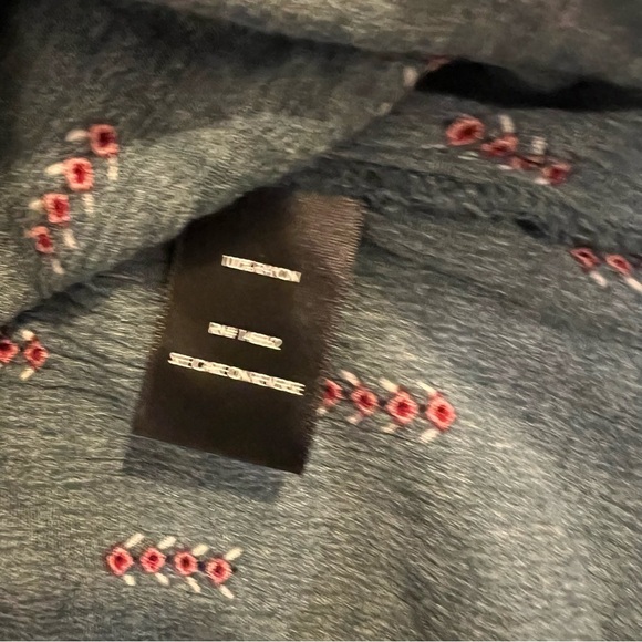 Torrid Size 00 3/4 Sleeve Blouse Workwear Casualwear Red Button Up M/L - Picture 8 of 8